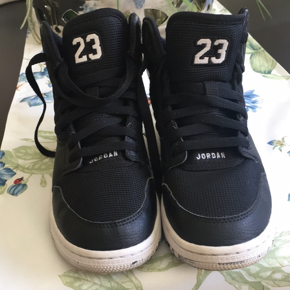 black nike Jordan